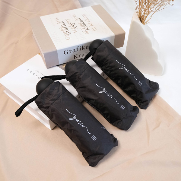 YURU品牌摺疊傘。晴雨兩用